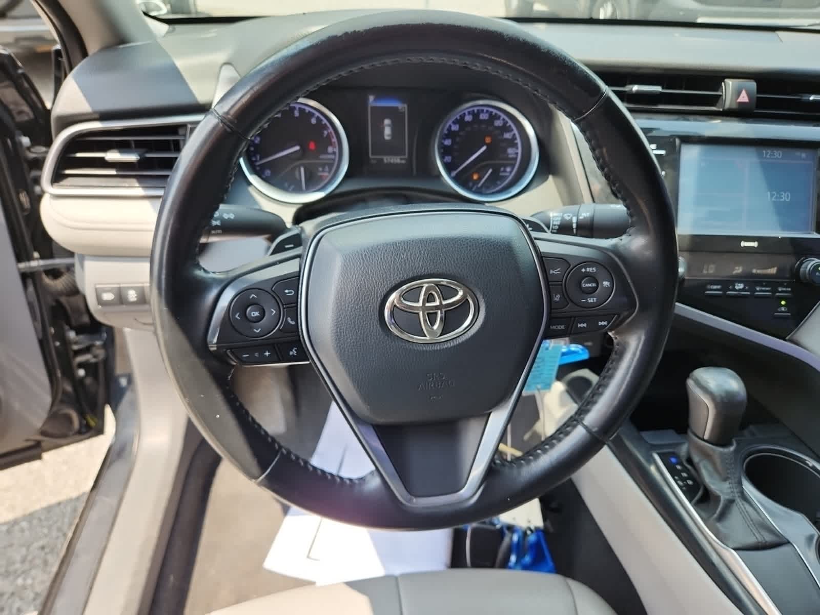 2020 Toyota Camry SE 12