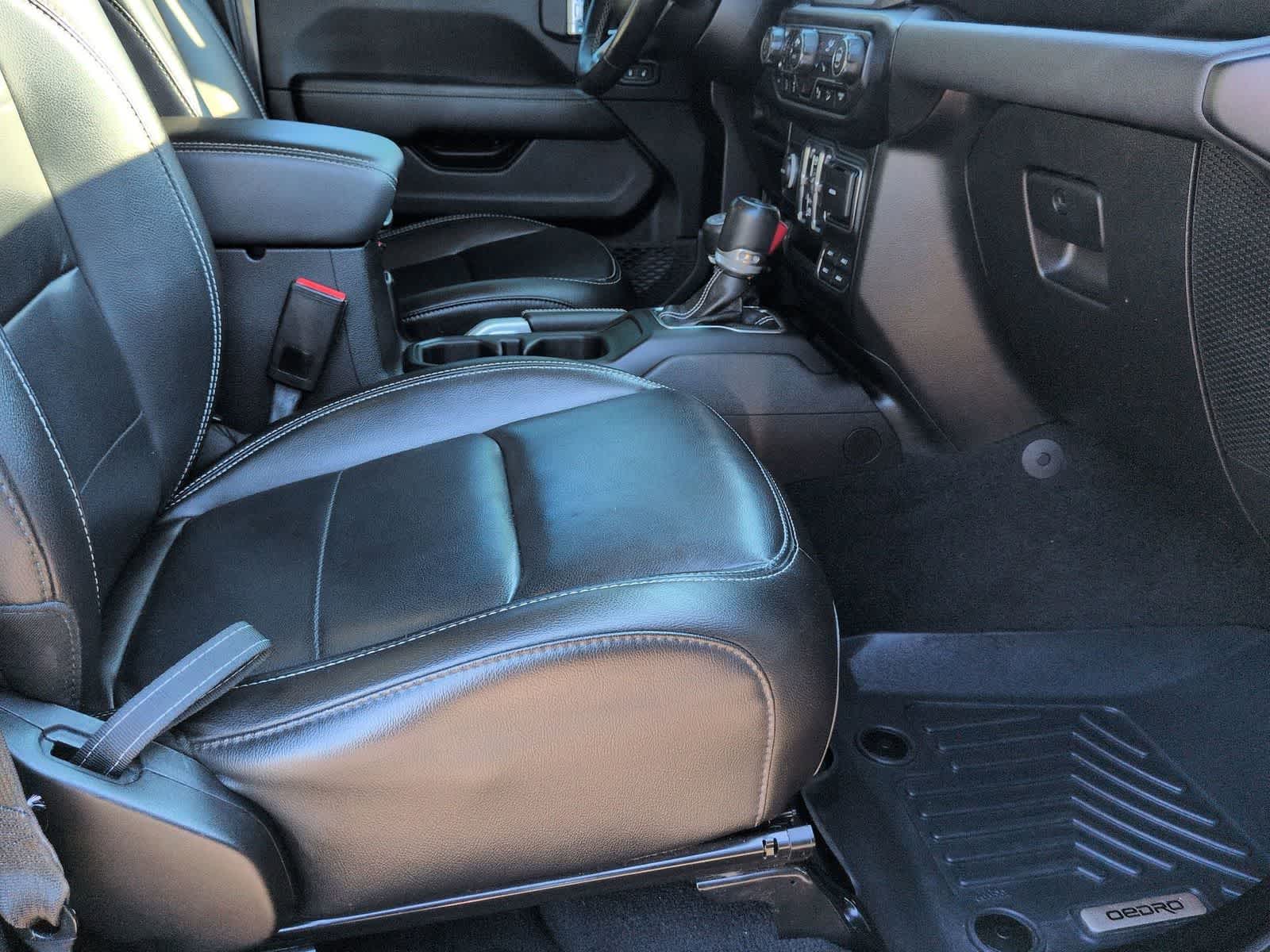 Thumbnail: 2021 Jeep Wrangler - 23