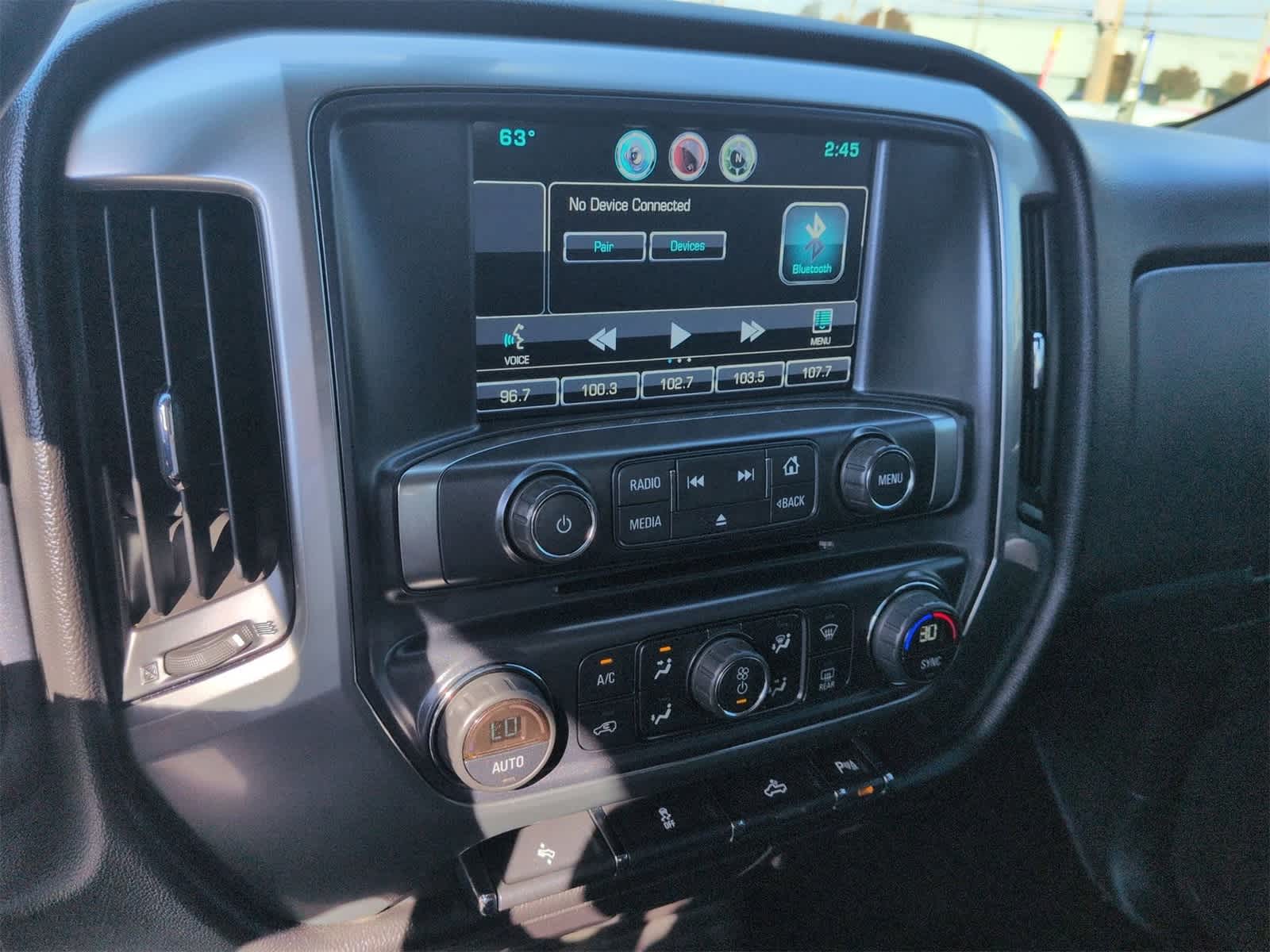 Thumbnail: 2015 Chevrolet Silverado 1500 - 23