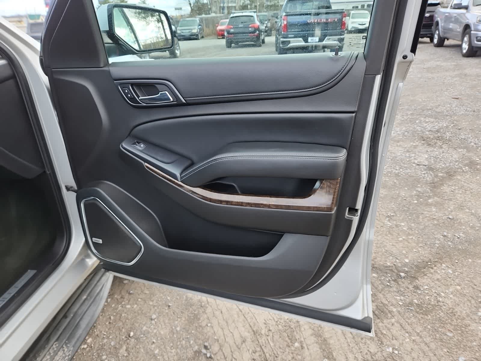 Thumbnail: 2015 Chevrolet Suburban - 22