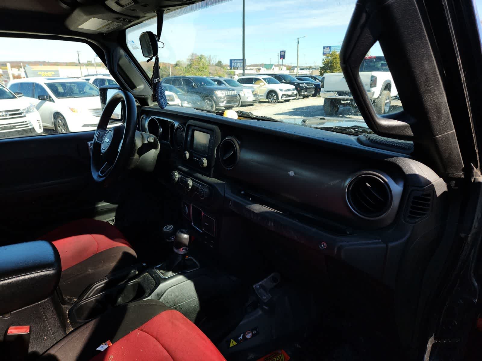 Thumbnail: 2018 Jeep Wrangler - 17