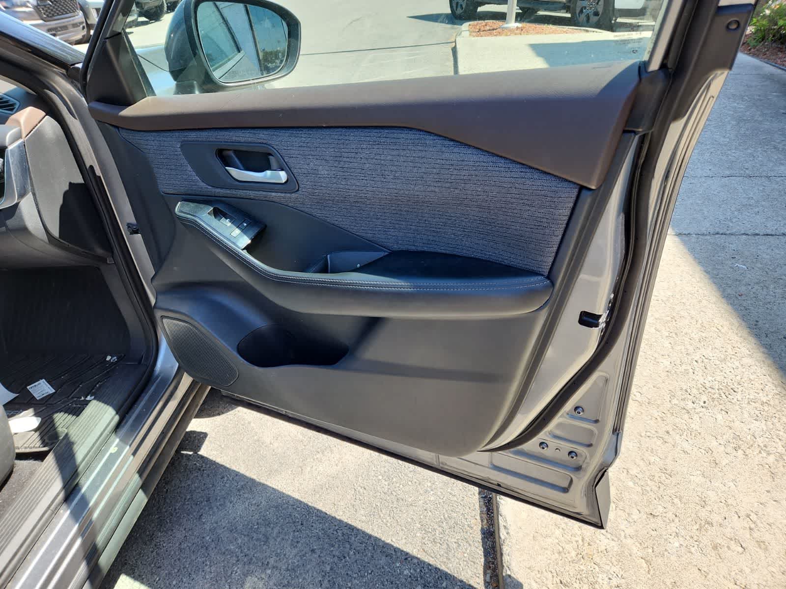 Thumbnail: 2021 Nissan Rogue - 22