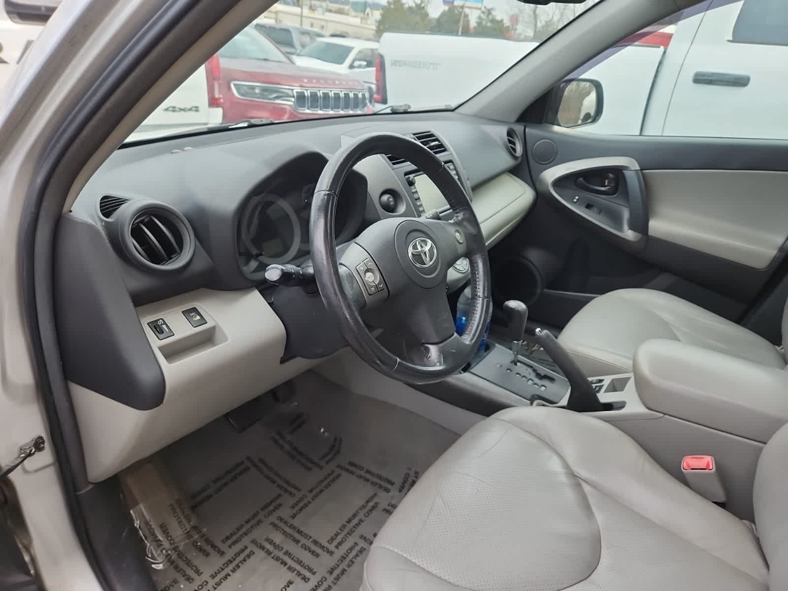 Thumbnail: 2011 Toyota RAV4 - 9