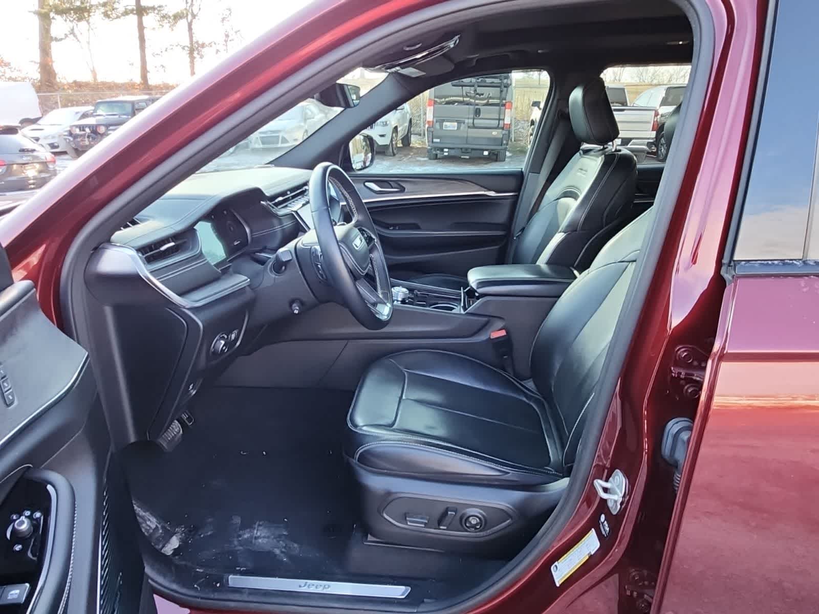 Thumbnail: 2022 Jeep Grand Cherokee L - 15