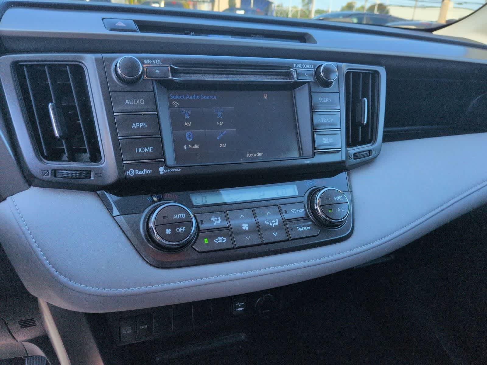 Thumbnail: 2015 Toyota RAV4 - 25