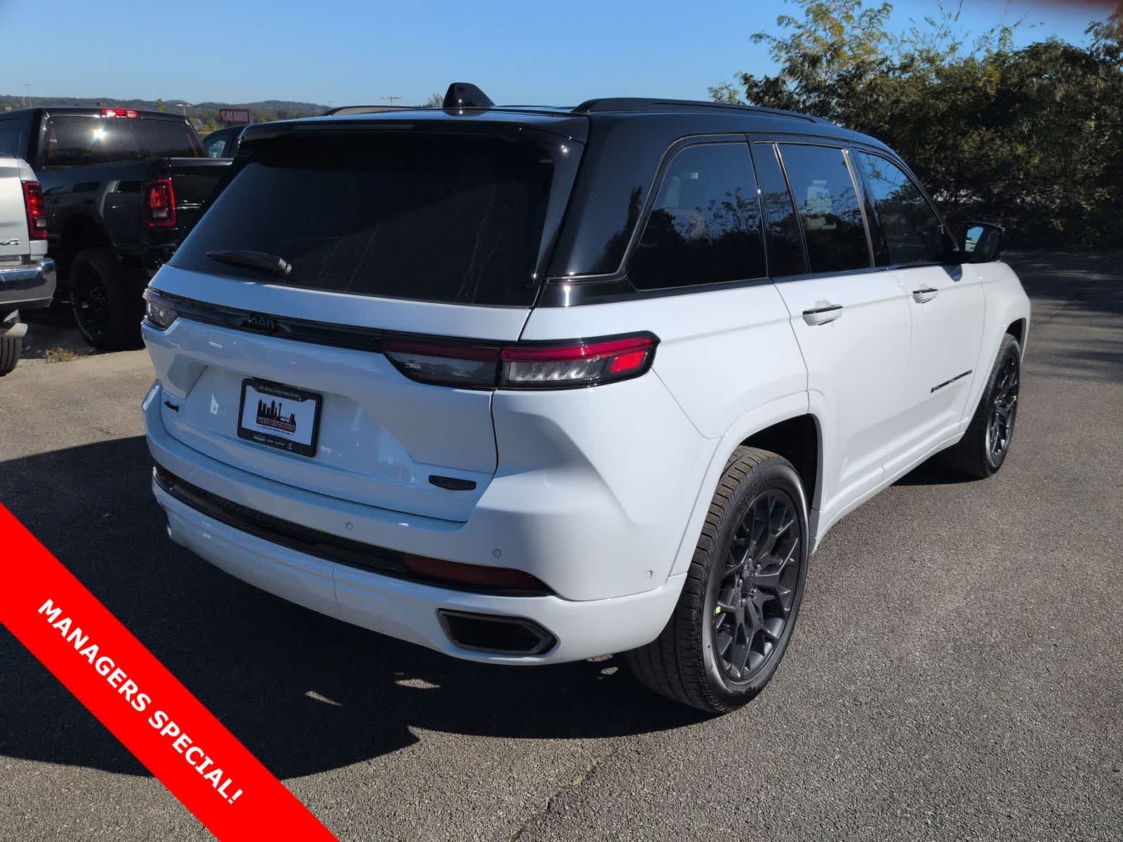 Thumbnail: 2025 Jeep Grand Cherokee - 8