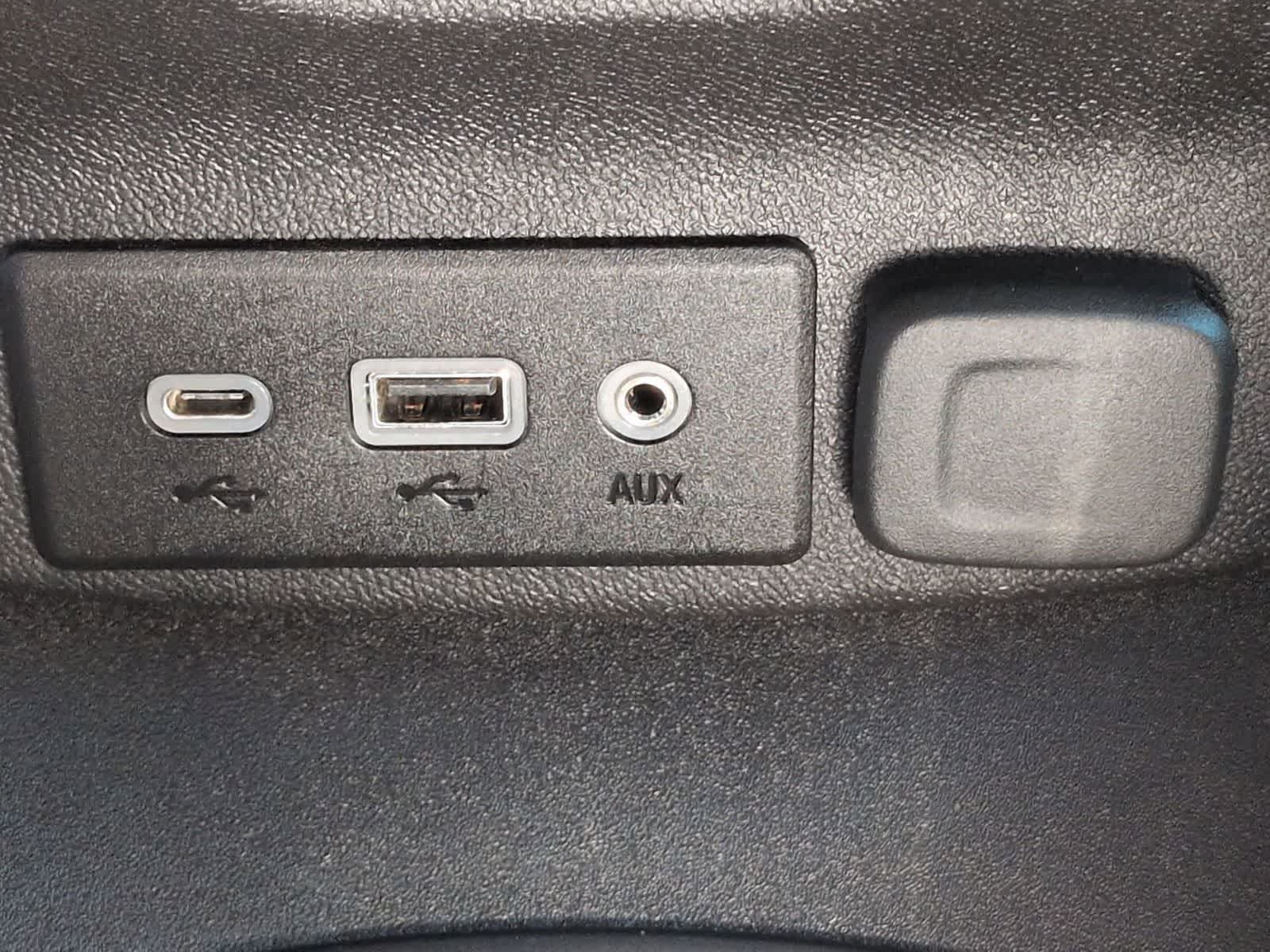 Thumbnail: 2021 Chevrolet Malibu - 27