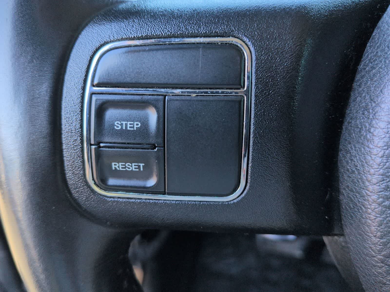 Thumbnail: 2015 Jeep Wrangler - 13