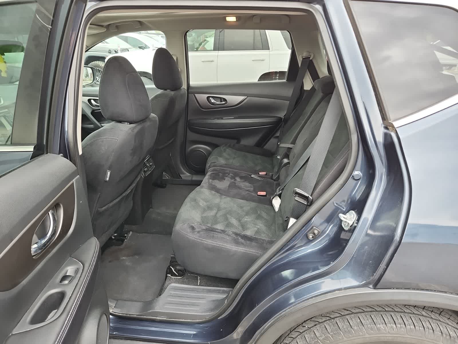 Thumbnail: 2016 Nissan Rogue - 27