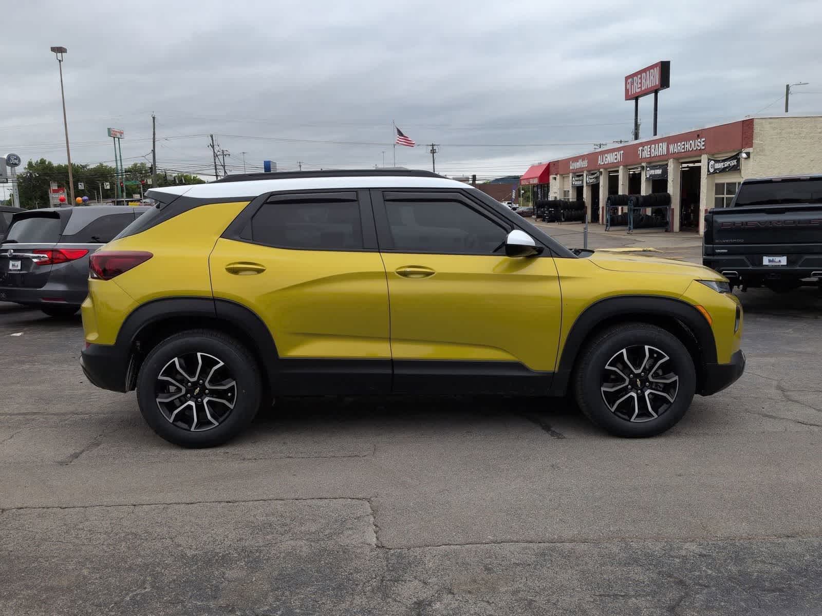 Thumbnail: 2023 Chevrolet TrailBlazer - 9