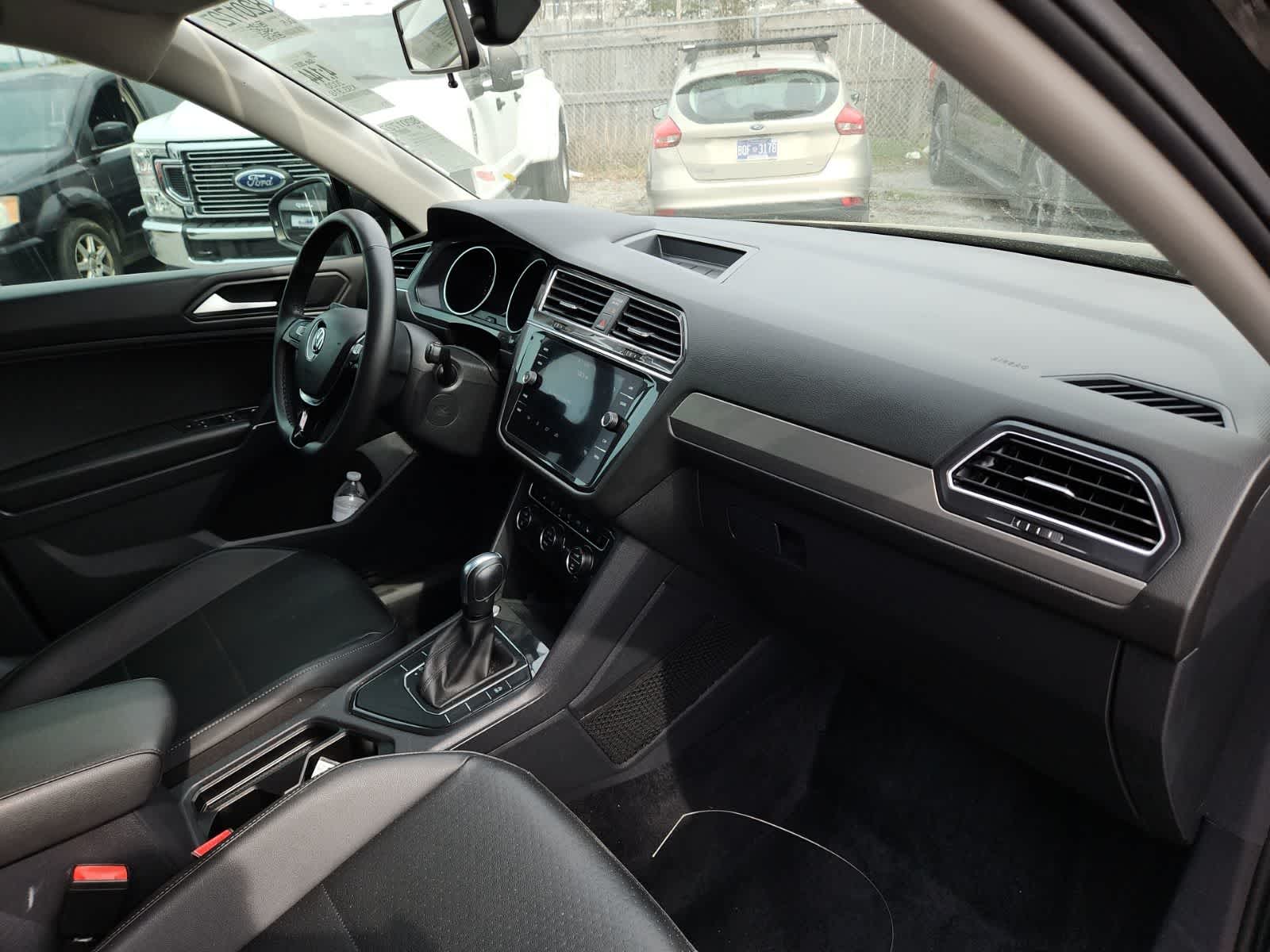 Thumbnail: 2020 Volkswagen Tiguan - 16