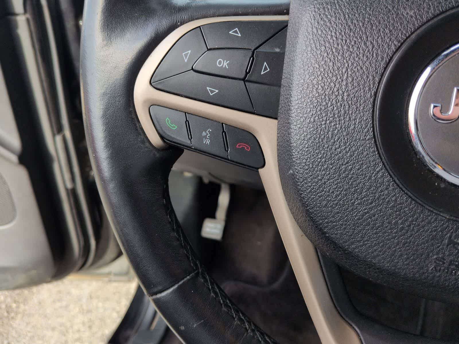 Thumbnail: 2016 Jeep Grand Cherokee - 21