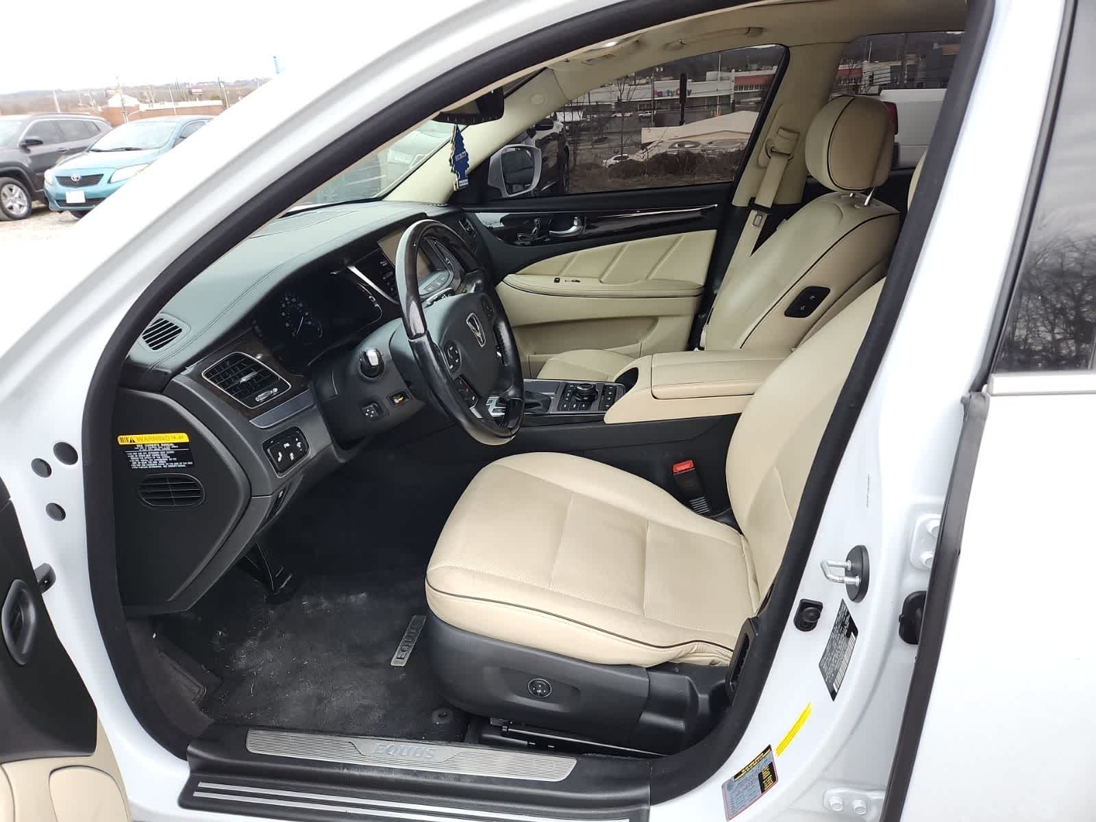 Thumbnail: 2014 Hyundai Equus - 15