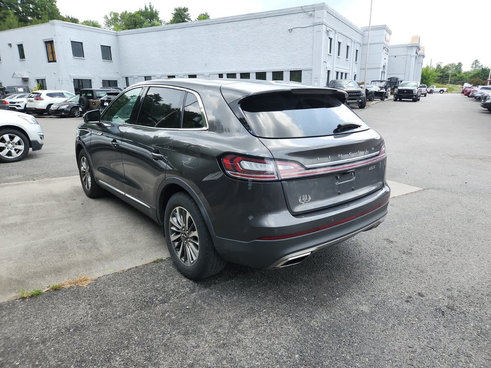 Thumbnail: 2019 Lincoln Nautilus - 3