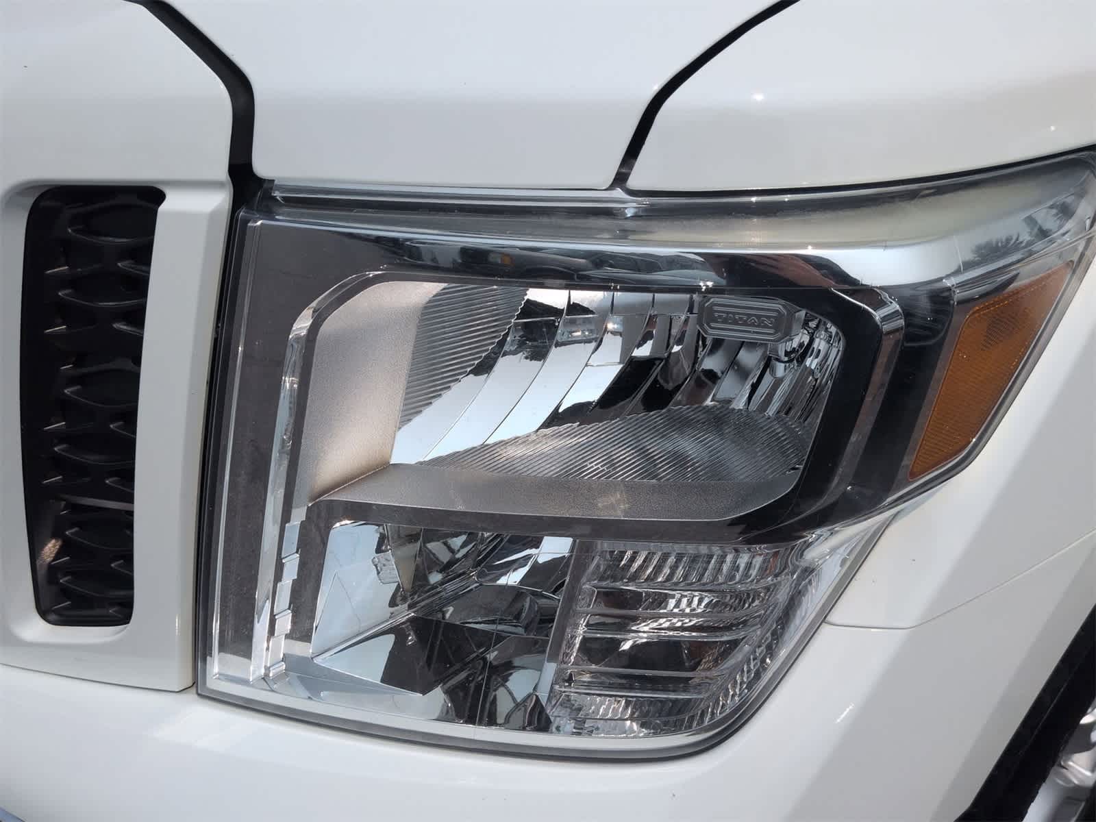 Thumbnail: 2019 Nissan Titan - 10