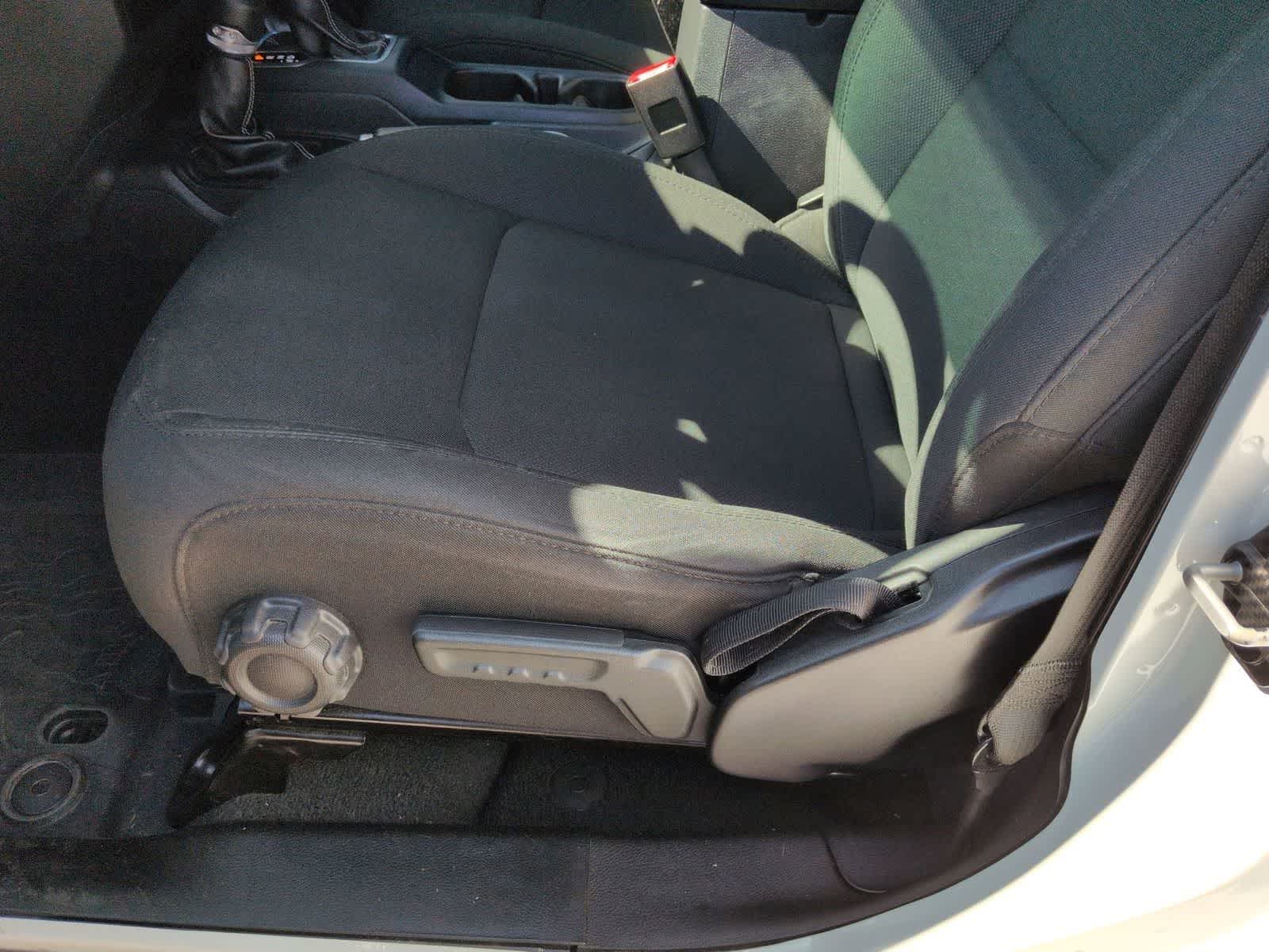 Thumbnail: 2018 Jeep Wrangler - 16