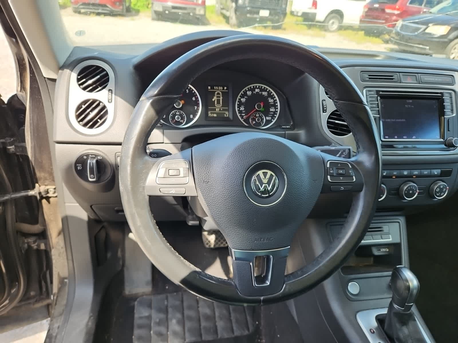 Thumbnail: 2016 Volkswagen Tiguan - 12