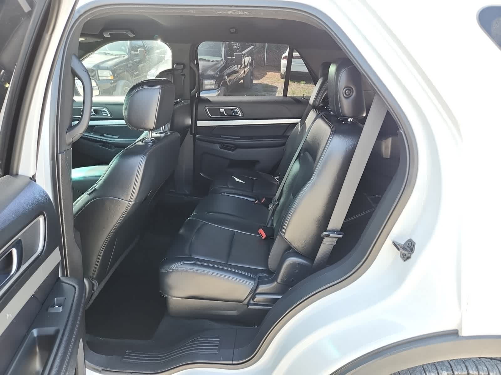 Thumbnail: 2016 Ford Explorer - 26