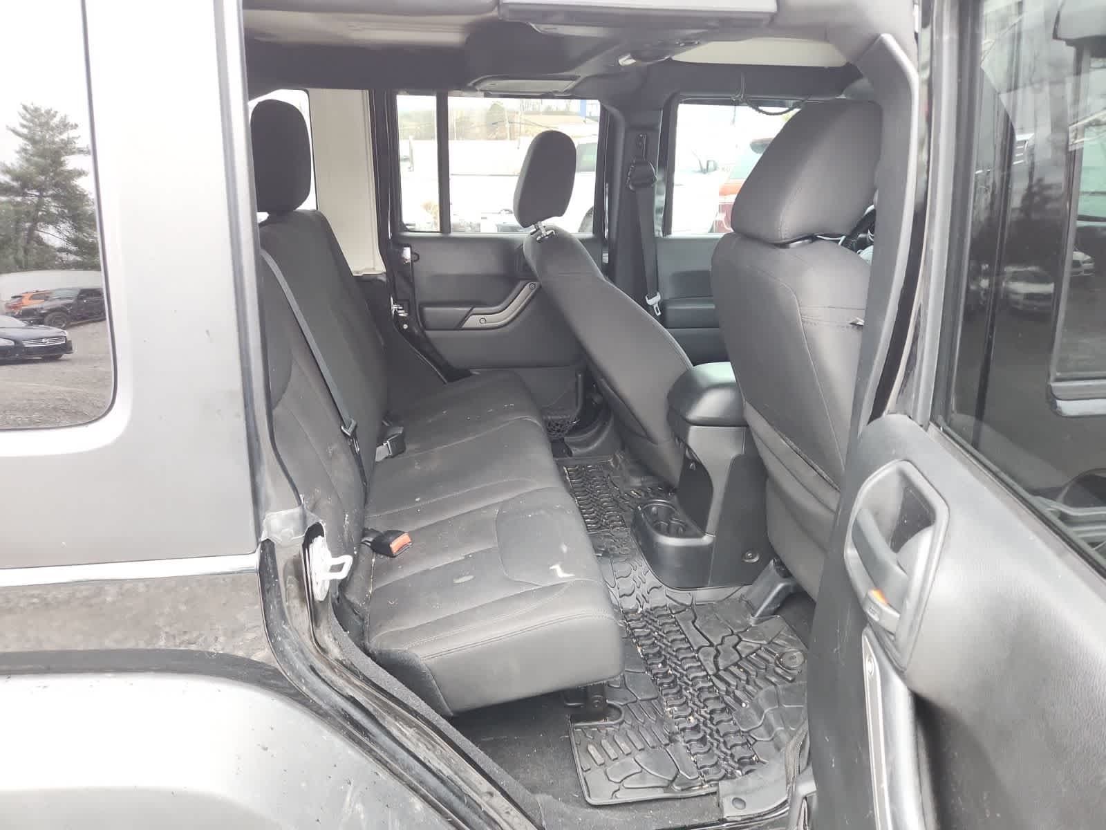 Thumbnail: 2015 Jeep Wrangler - 23