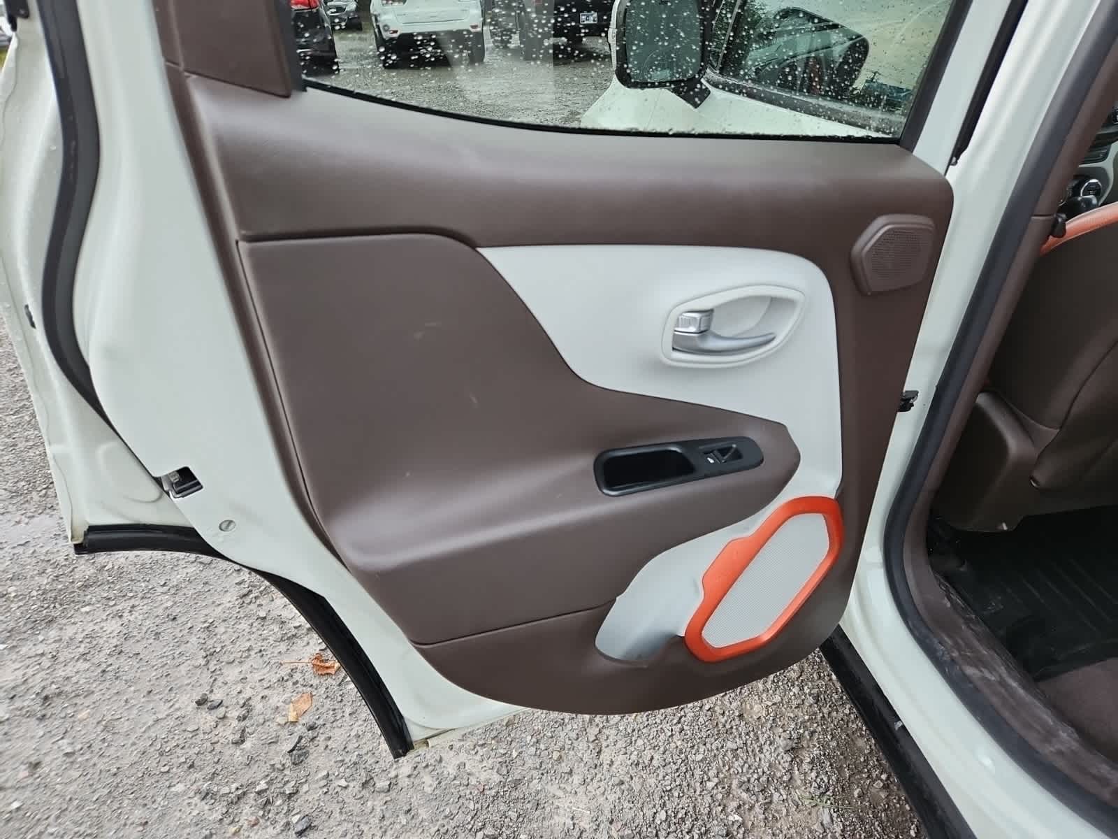 Thumbnail: 2015 Jeep Renegade - 27