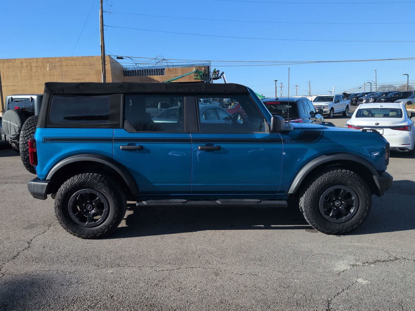 Thumbnail: 2022 Ford Bronco - 9