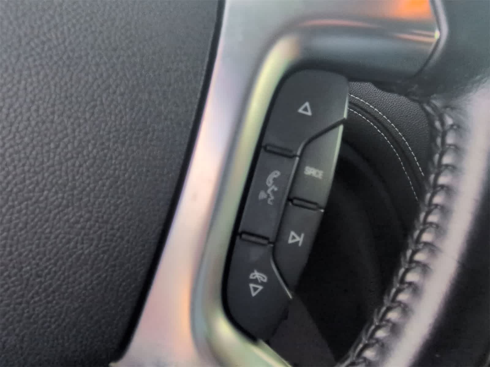 Thumbnail: 2017 Chevrolet Traverse - 24