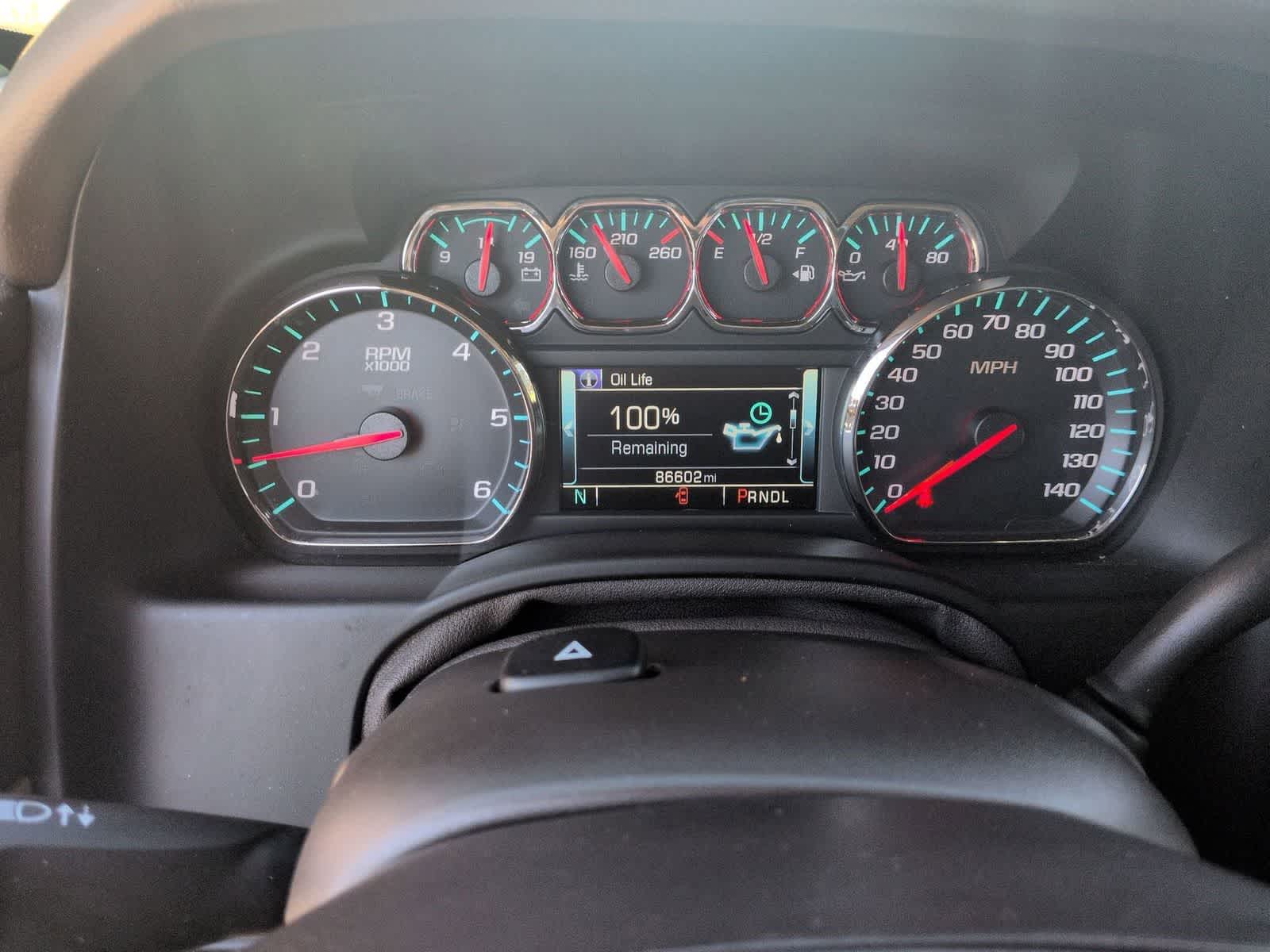 Thumbnail: 2017 Chevrolet Tahoe - 32