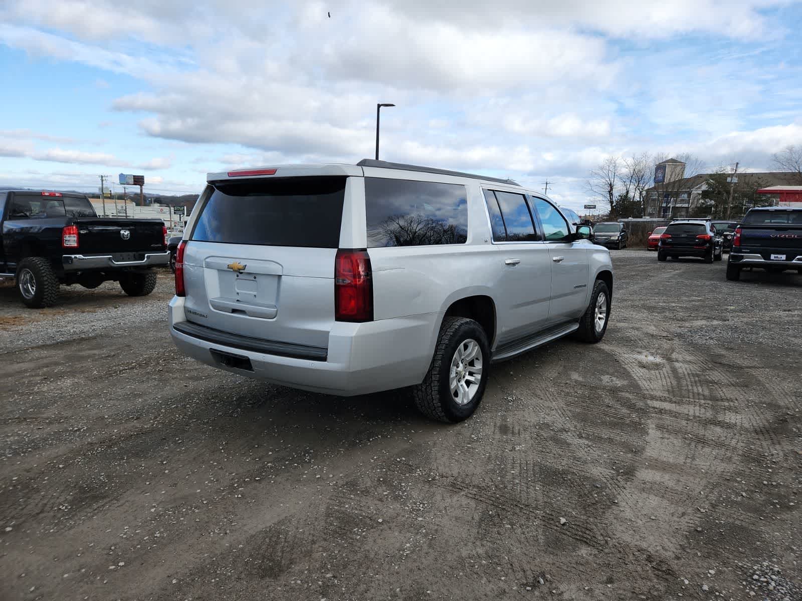 Thumbnail: 2015 Chevrolet Suburban - 5