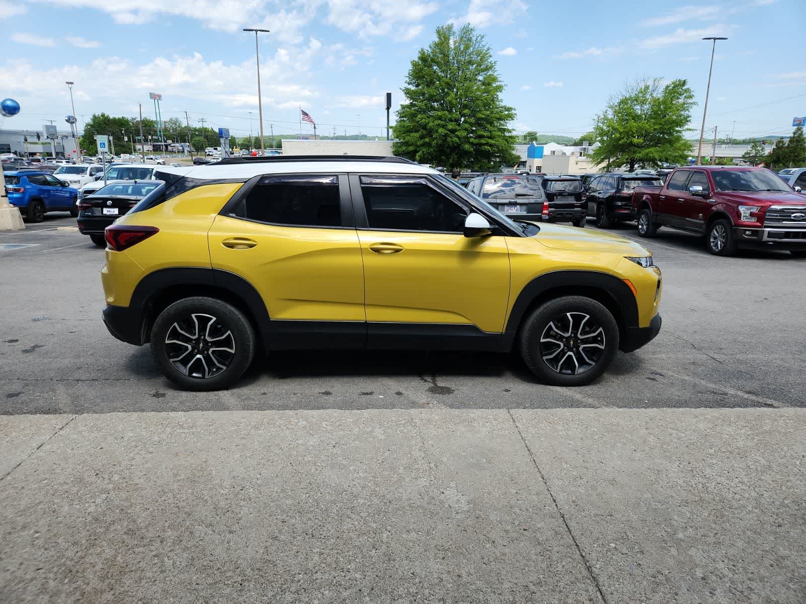 Thumbnail: 2023 Chevrolet TrailBlazer - 6