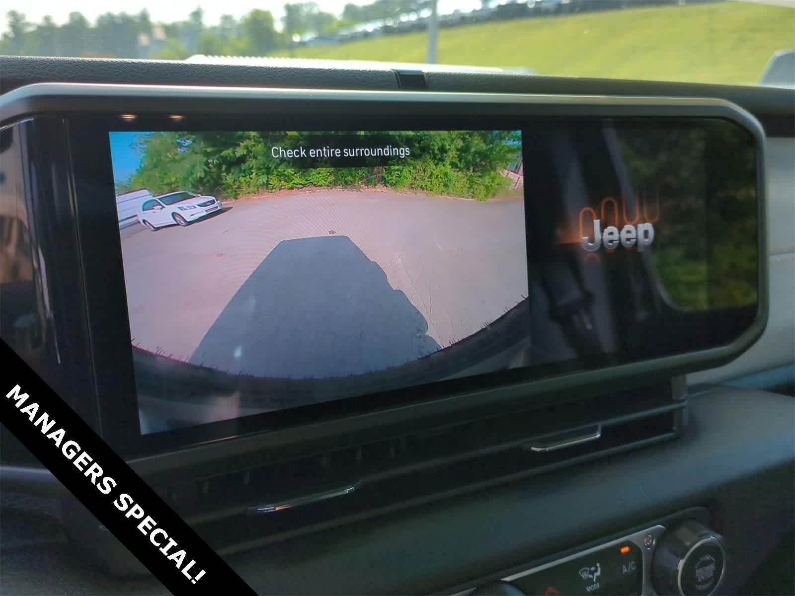 Thumbnail: 2025 Jeep Wrangler - 28