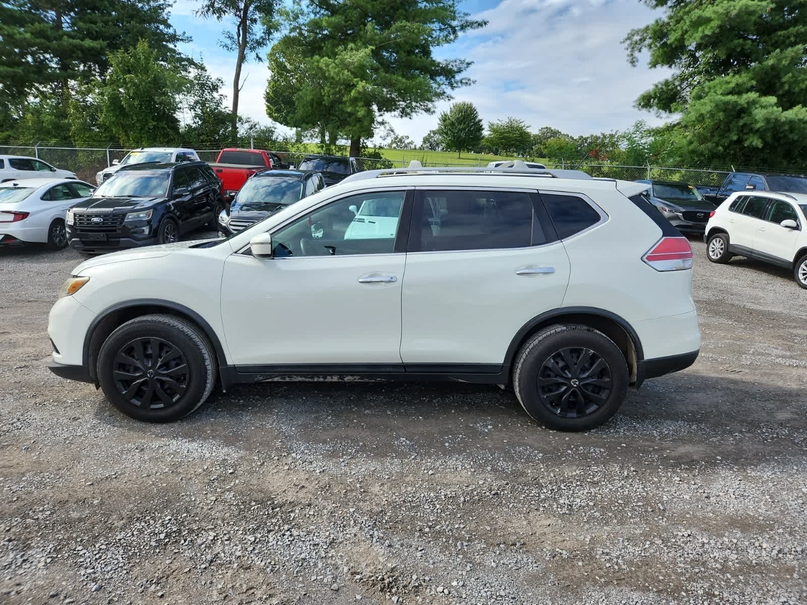 Thumbnail: 2016 Nissan Rogue - 2