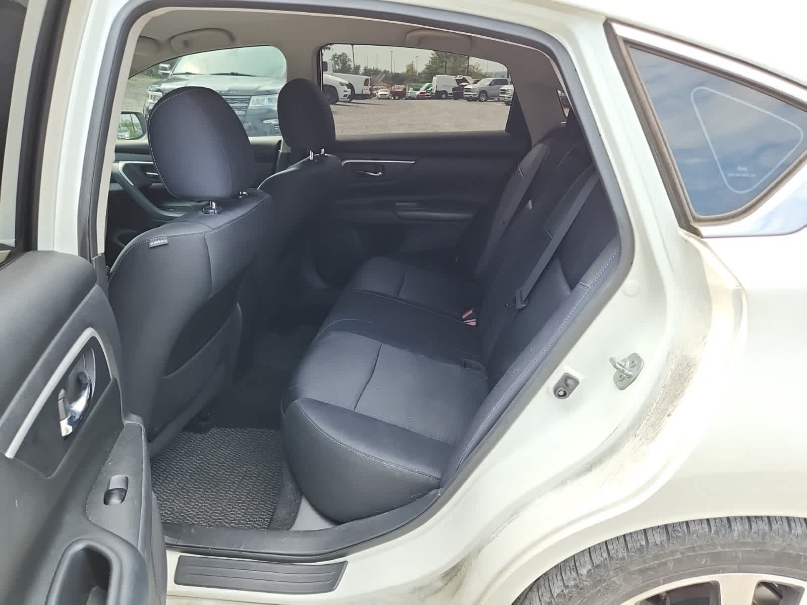 Thumbnail: 2016 Nissan Altima - 26