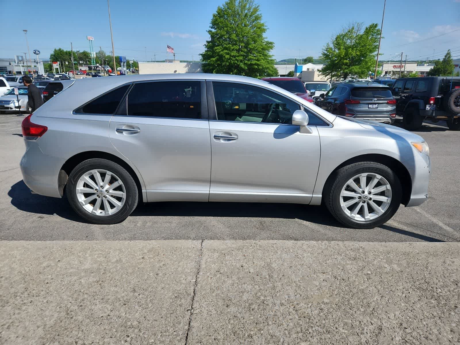 Thumbnail: 2011 Toyota Venza - 6