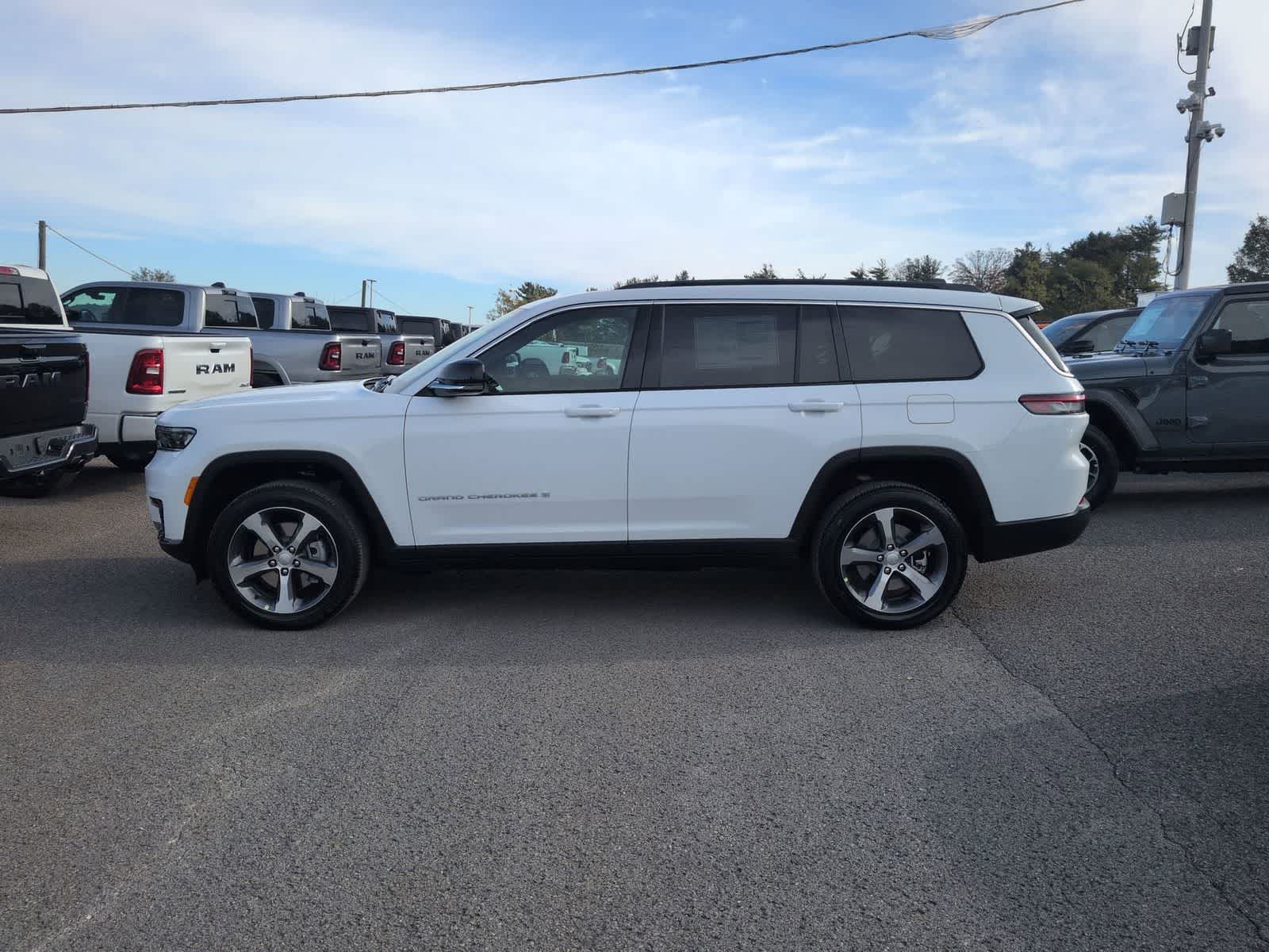 Thumbnail: 2025 Jeep Grand Cherokee L - 5