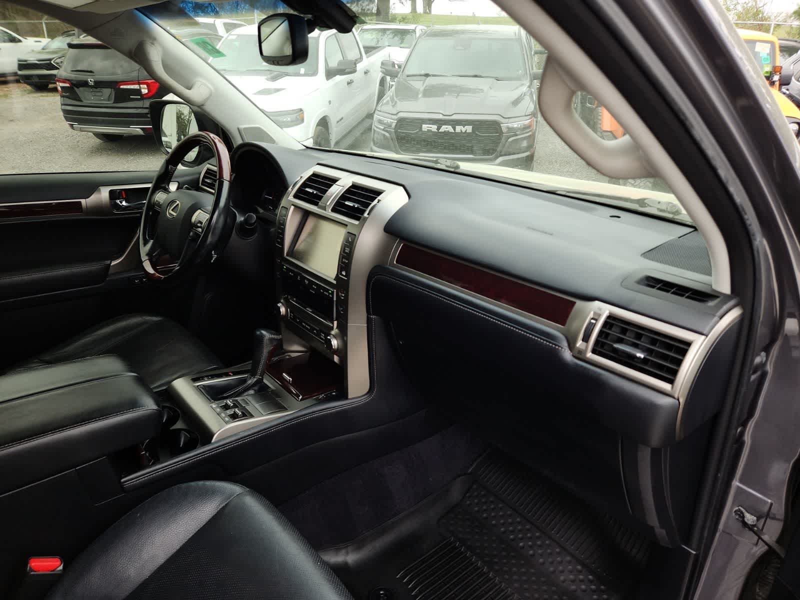 Thumbnail: 2018 Lexus GX - 17