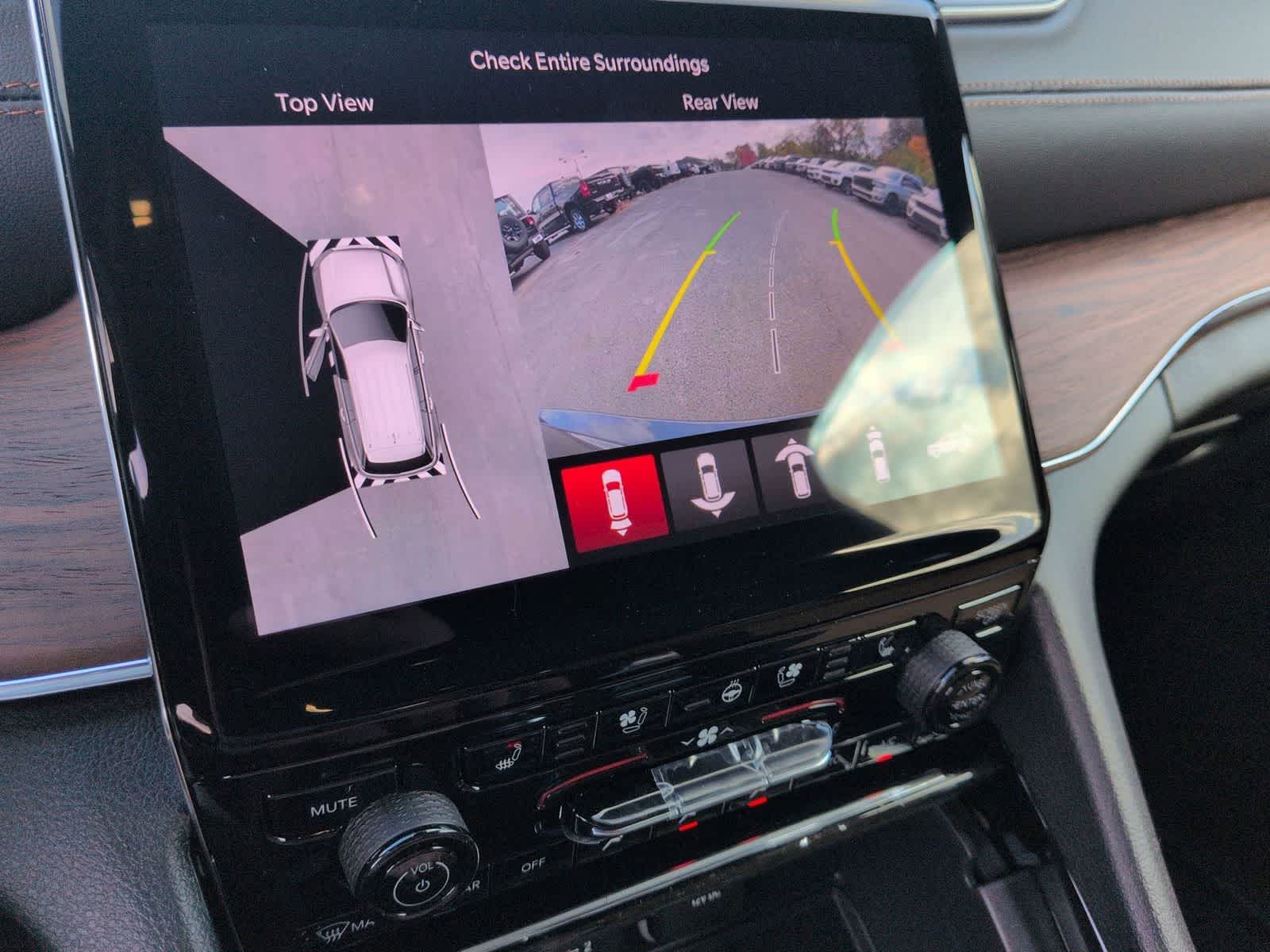 Thumbnail: 2025 Jeep Grand Cherokee - 28