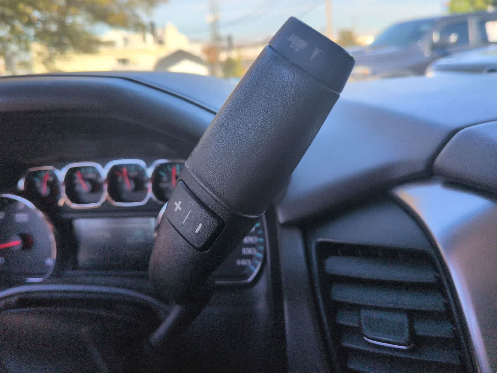 Thumbnail: 2017 Chevrolet Tahoe - 31