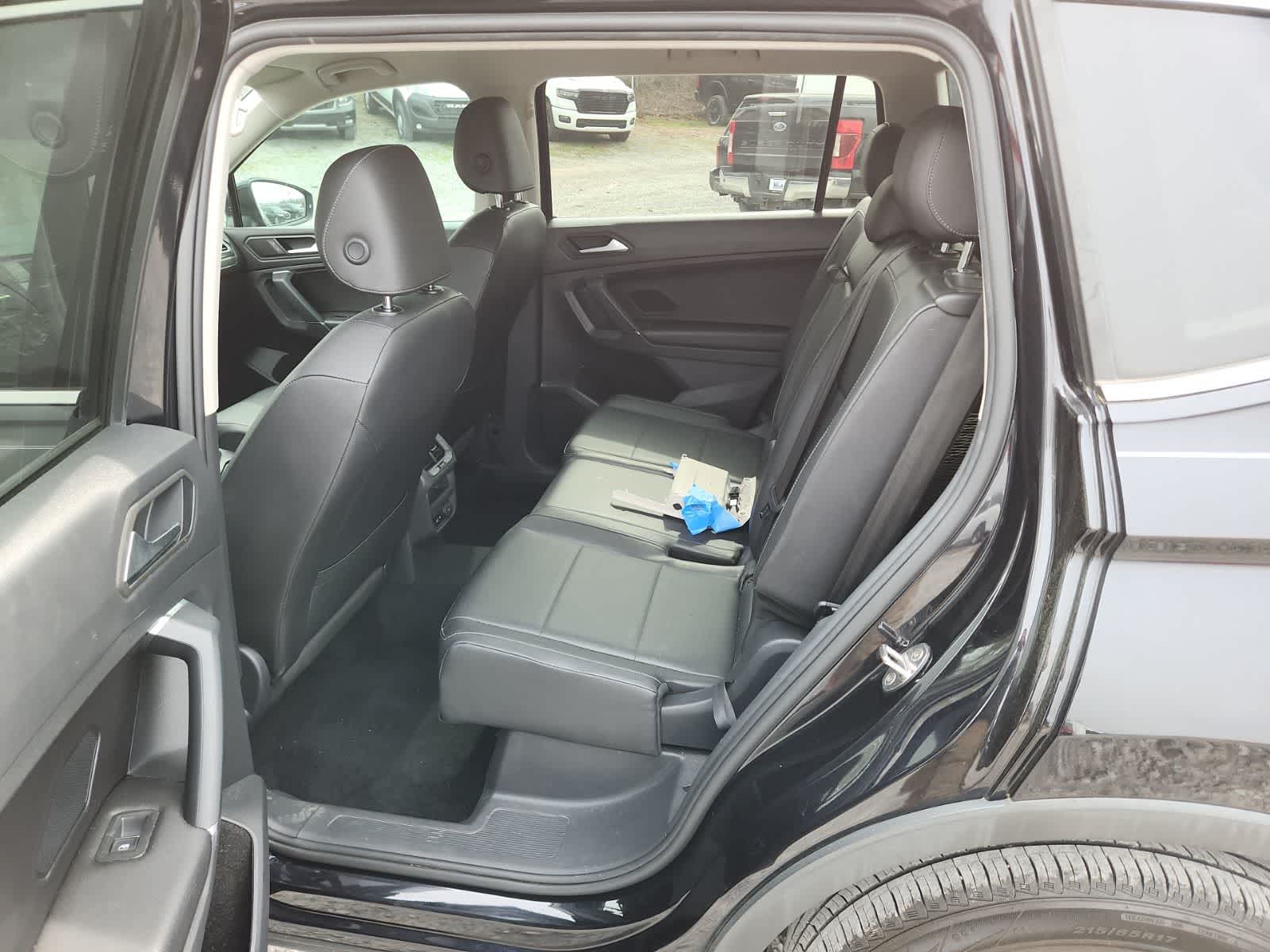 Thumbnail: 2020 Volkswagen Tiguan - 25