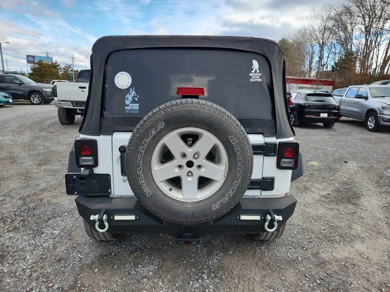 Thumbnail: 2016 Jeep Wrangler - 5