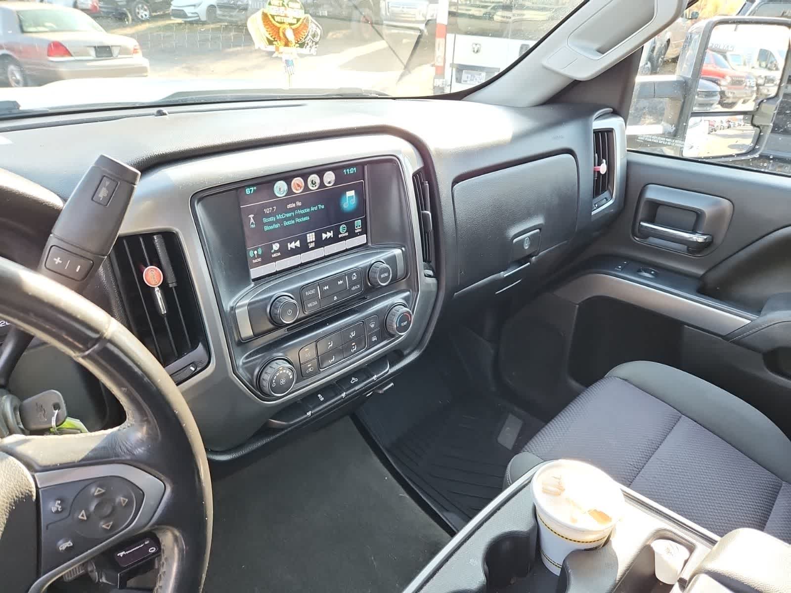 Thumbnail: 2017 Chevrolet Silverado 2500 - 10