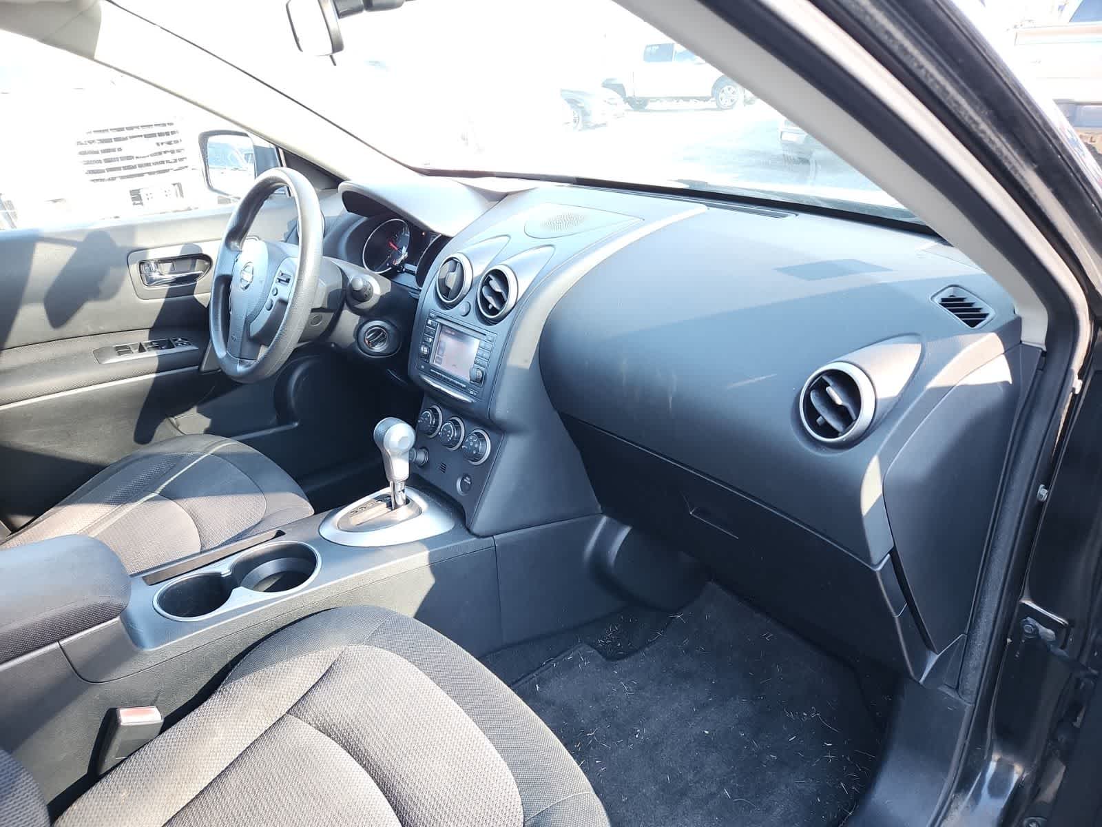 Thumbnail: 2011 Nissan Rogue - 17