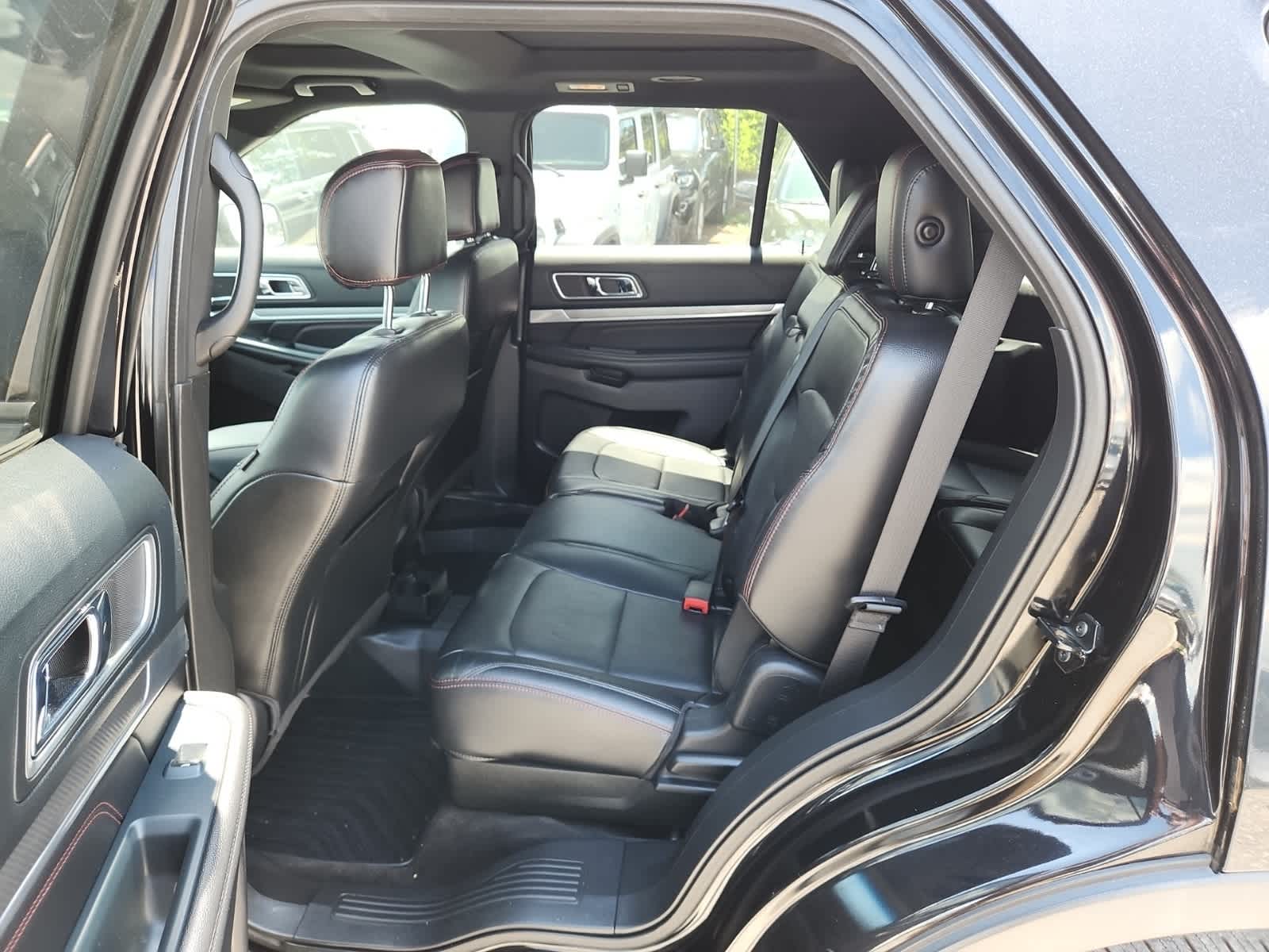 Thumbnail: 2016 Ford Explorer - 26