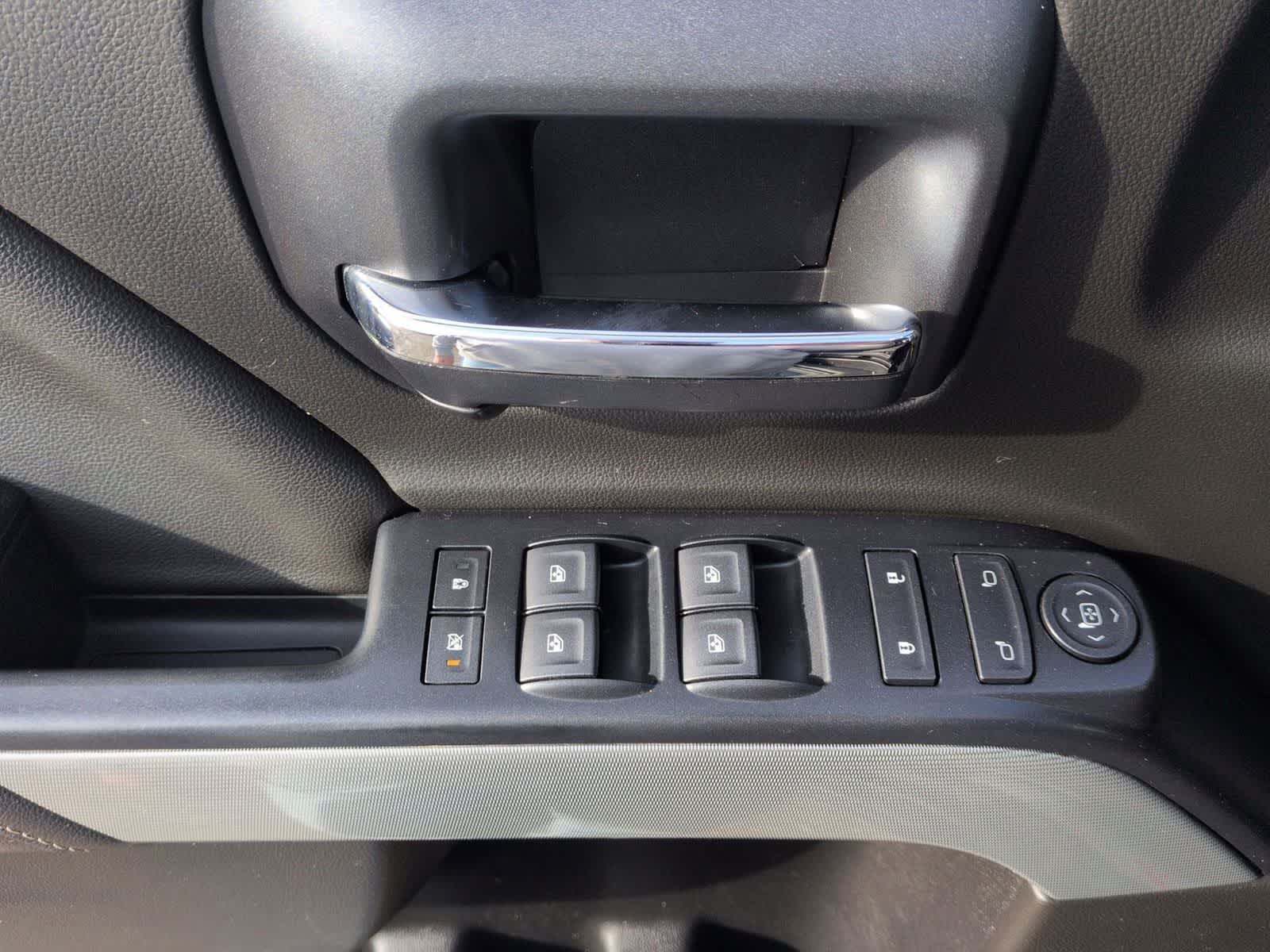 Thumbnail: 2019 Chevrolet Silverado 1500 - 16