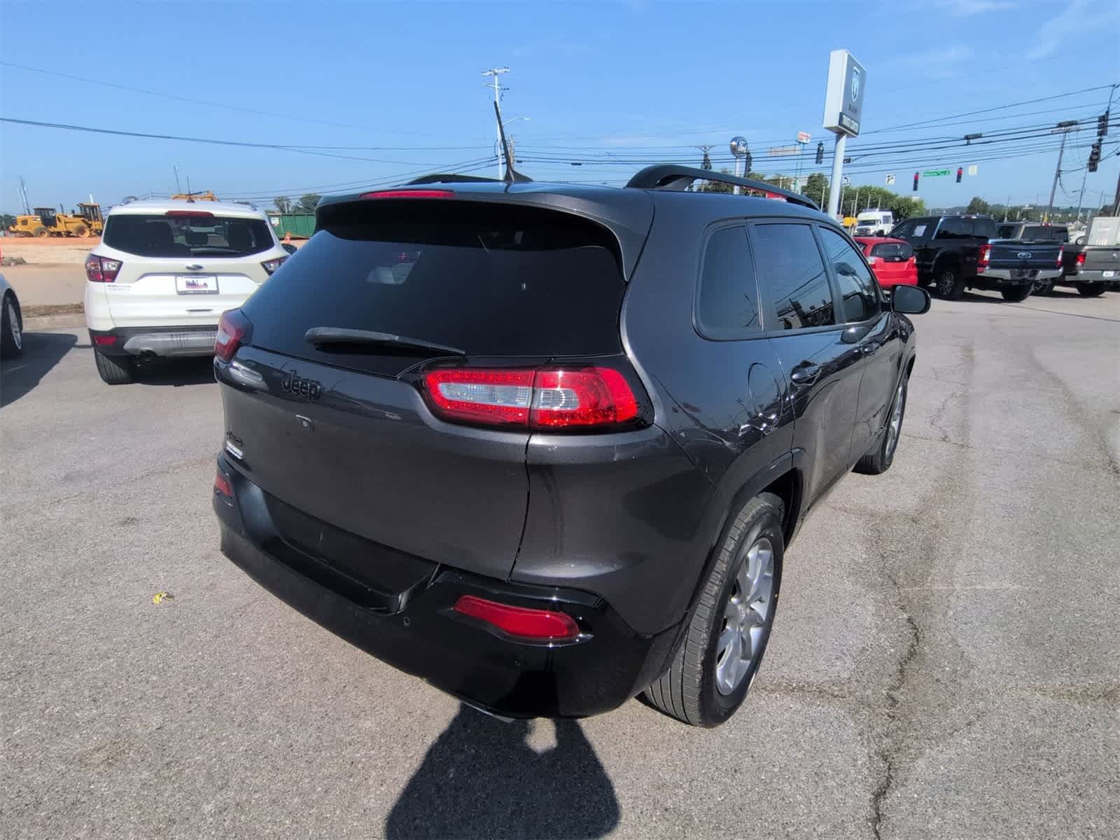 Thumbnail: 2018 Jeep Cherokee - 8
