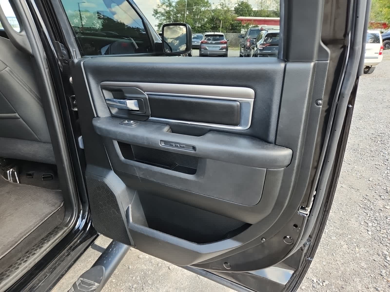 Thumbnail: 2021 RAM 1500 Classic - 25