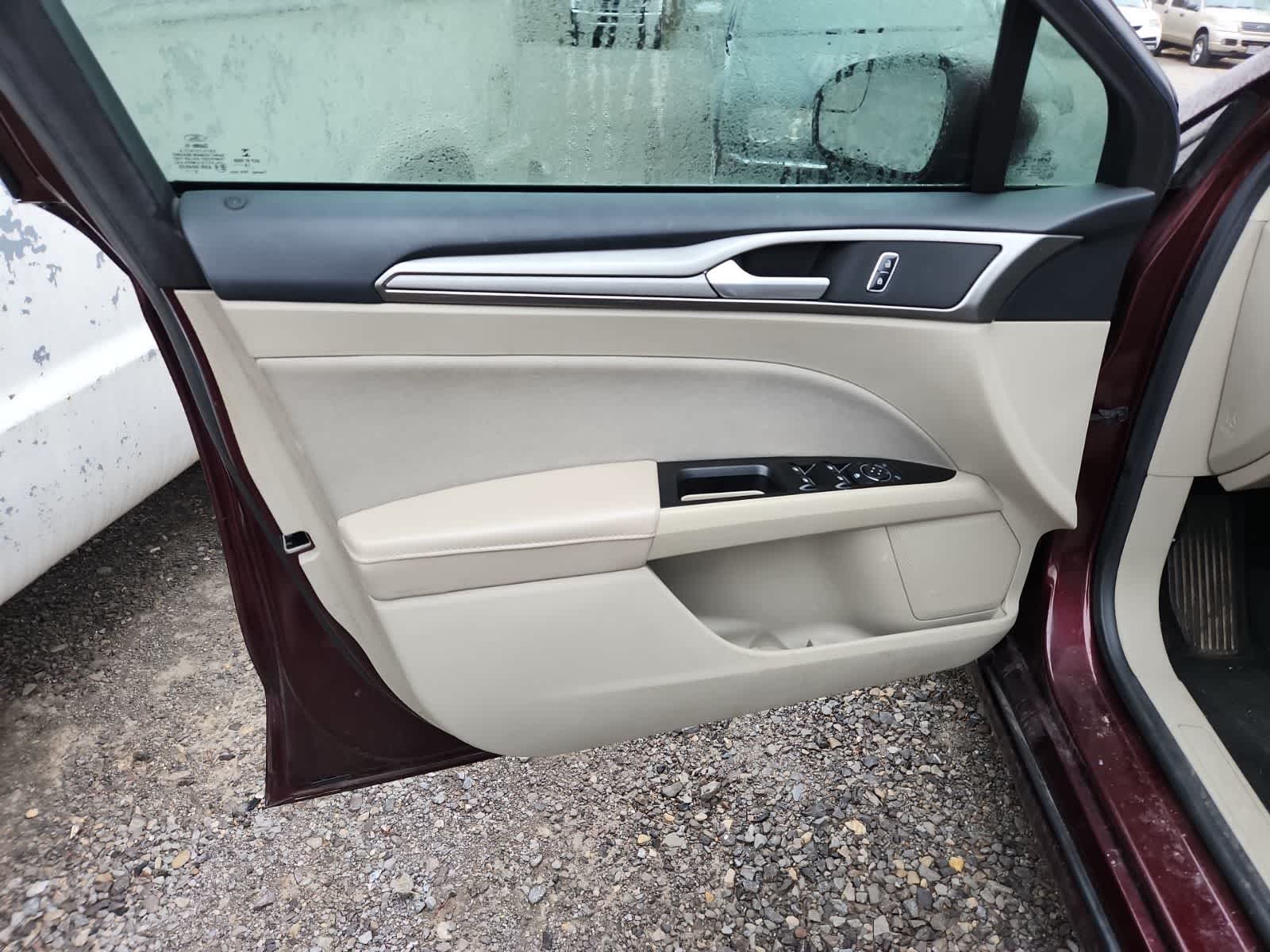 Thumbnail: 2017 Ford Fusion - 16