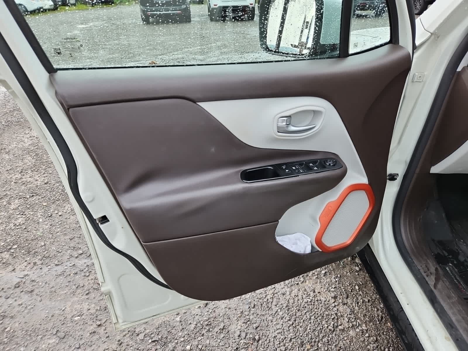 Thumbnail: 2015 Jeep Renegade - 16