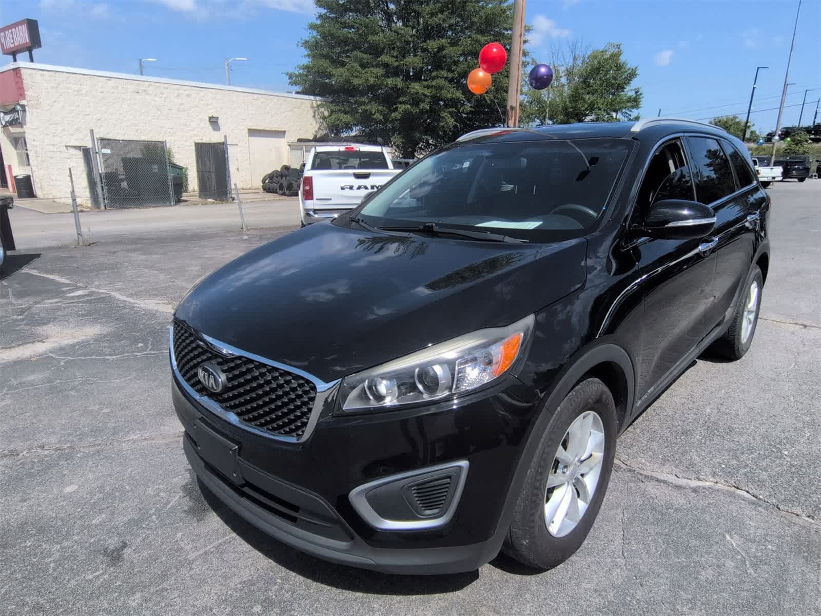 Thumbnail: 2017 Kia Sorento - 4