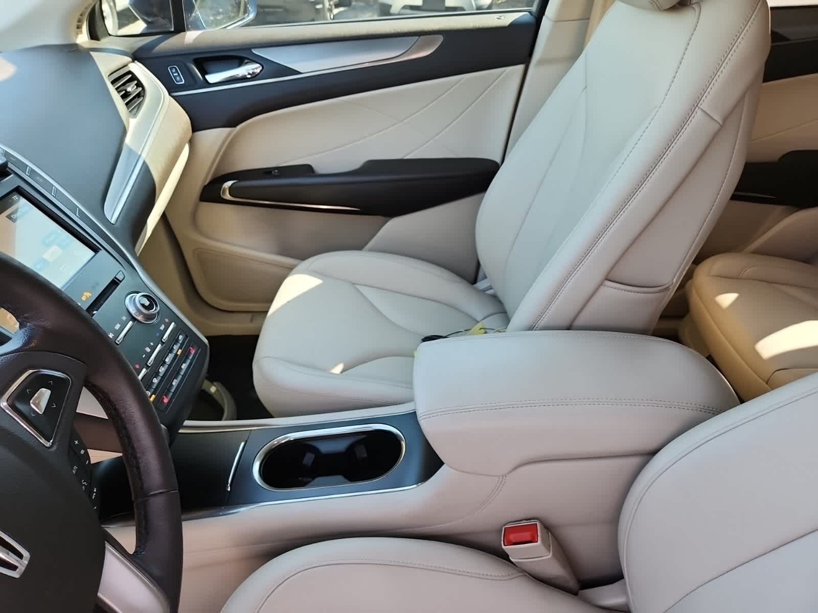 Thumbnail: 2017 Lincoln MKC - 11