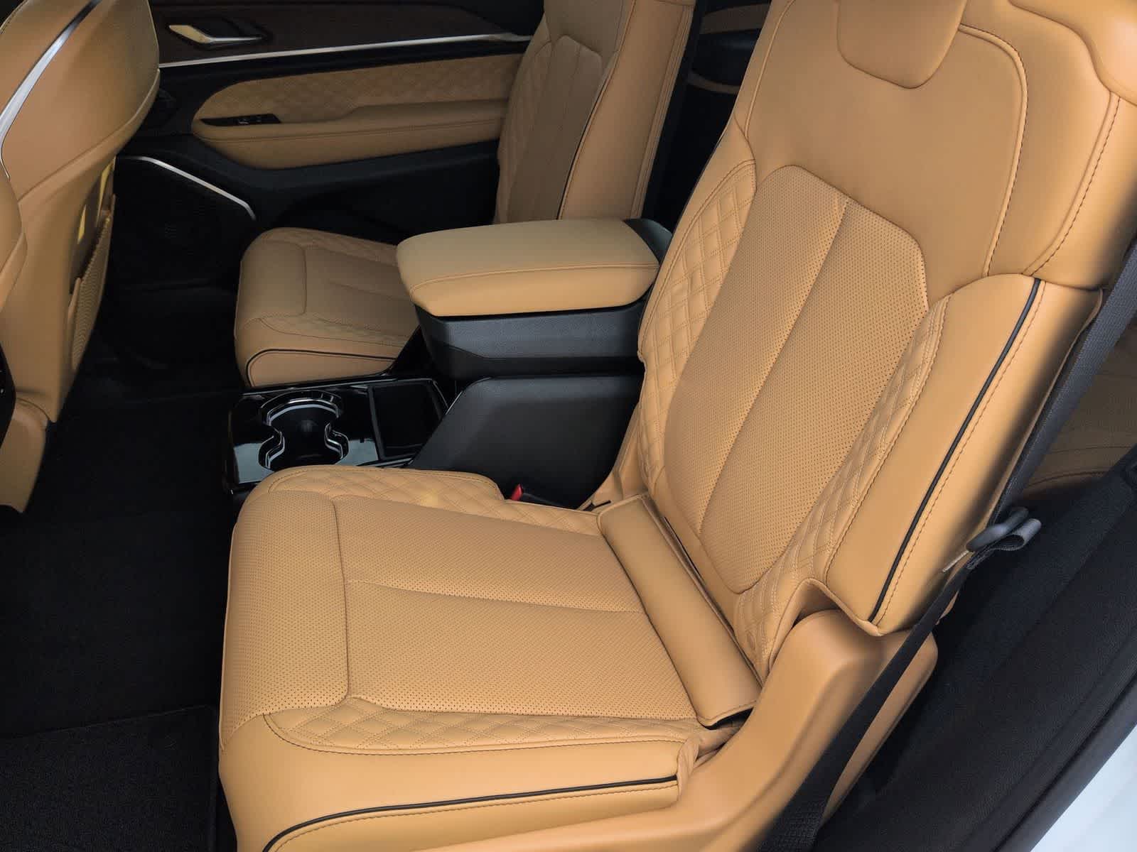 Thumbnail: 2025 Jeep Grand Cherokee L - 18